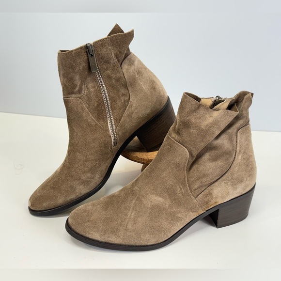 PAUL GREEN Taupe suede SUZETTE deconstructed collar heeled ankle boots size 8. - Picture 2 of 9